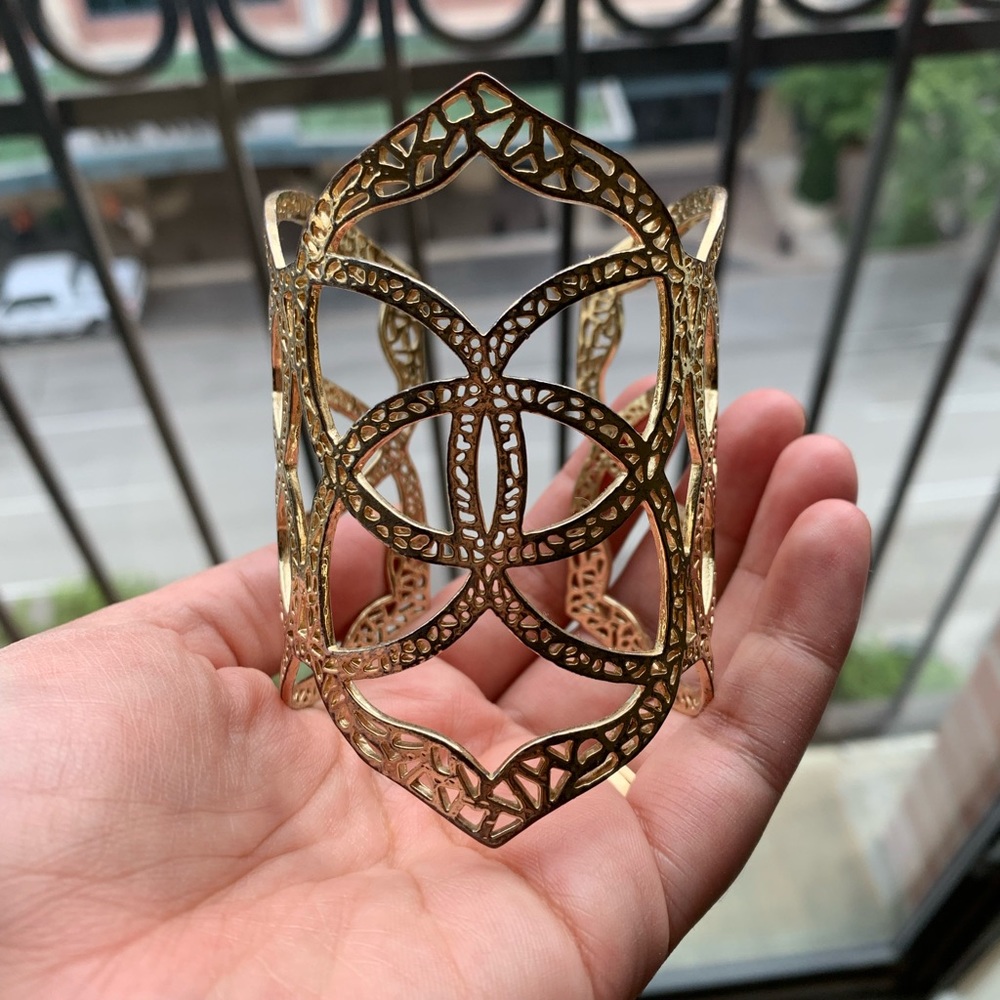 Kendra Scott Roni Cuff in Gold